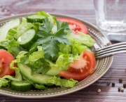 Como Fazer Salada de Alface Tomate e Pepino (5)