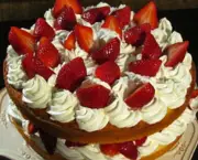 shortcake-de-baunilha-com-morangos-e-chantilly-f8-109959.jpg