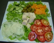 Como Fazer Salada de Alface Tomate e Pepino (1)