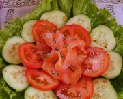 Como Fazer Salada de Alface Tomate e Pepino (12)