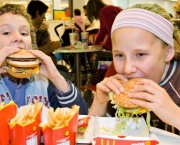 Como o Fast-Food Afeta a Vida das Pessoas (6)